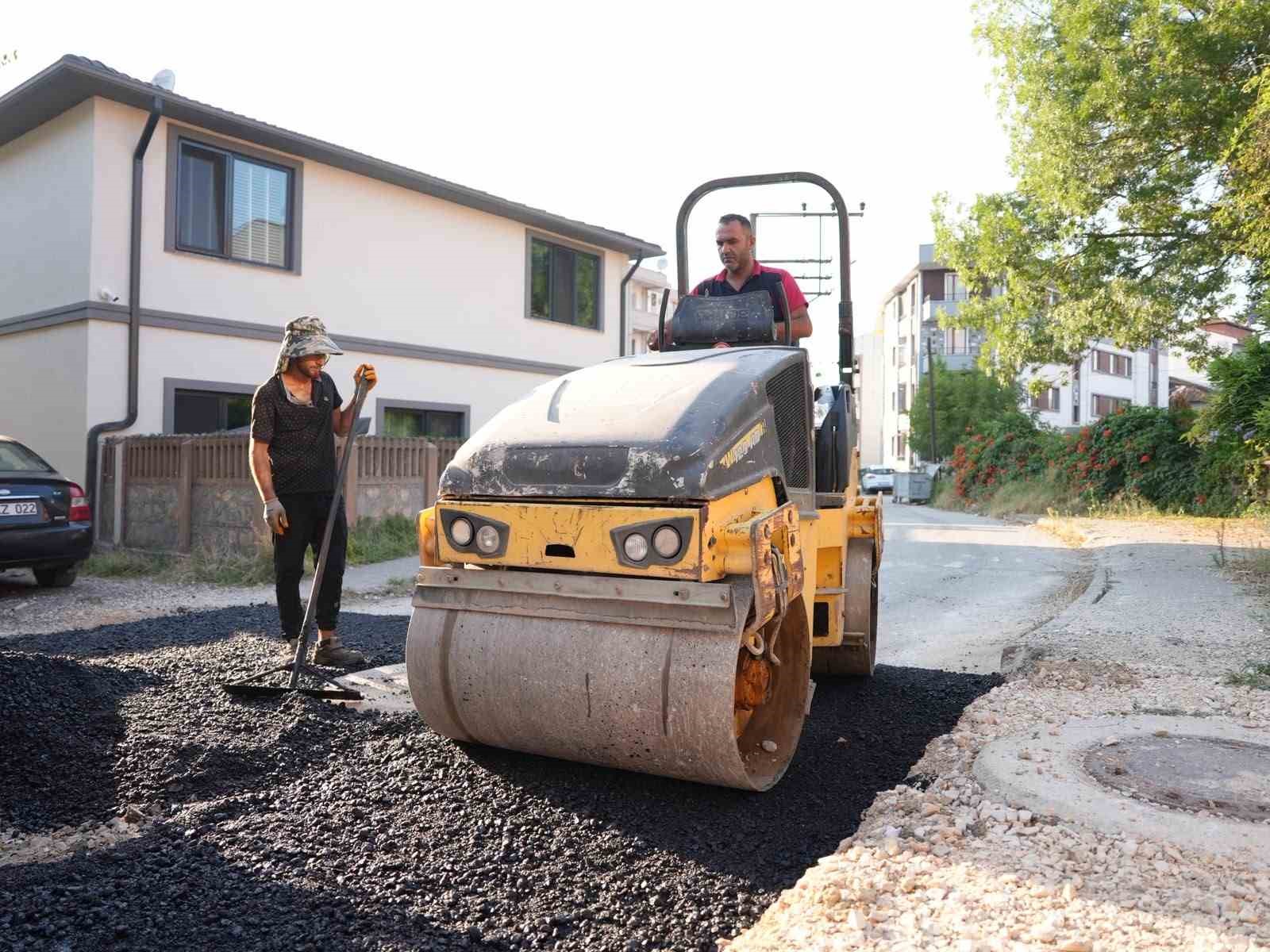 D&uuml;zce&rsquo;de bin 800 metrelik yol yenileniyor