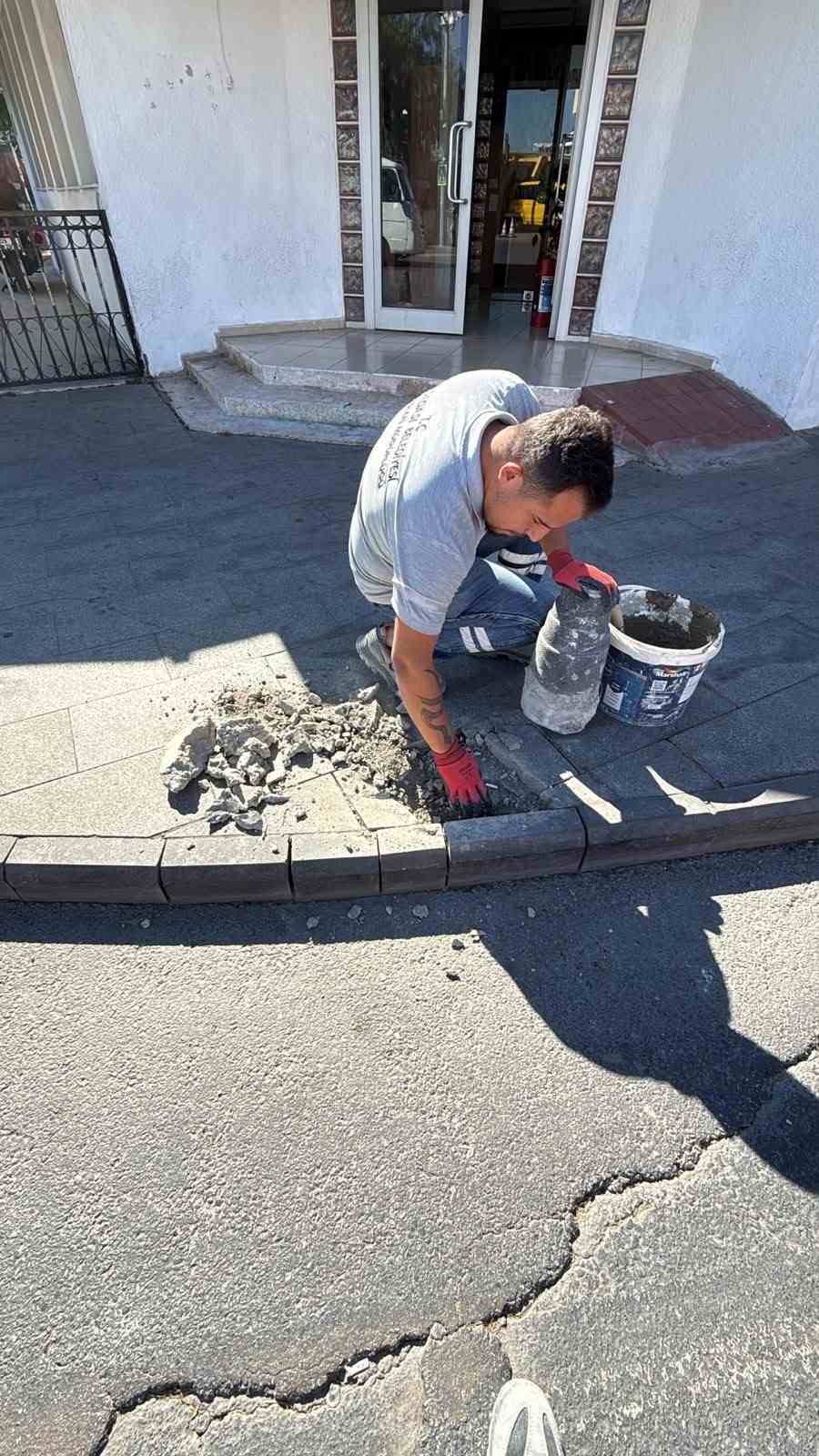 Kuşadası’nda Fen İşleri ekipleri 68 noktada sahaya indi