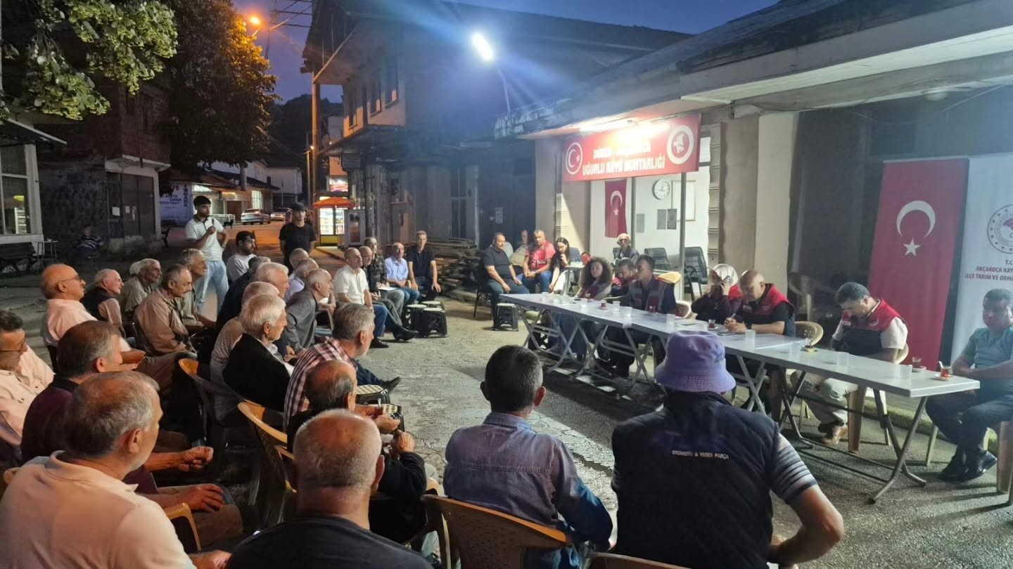 Uğurlu K&ouml;y&uuml;&rsquo;nde &uuml;reticilerle tarım g&uuml;ndemi masaya yatırıldı