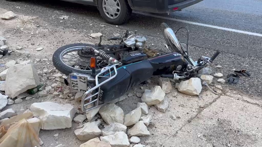 Devrilen motosikletin sürücüsü yaralandı