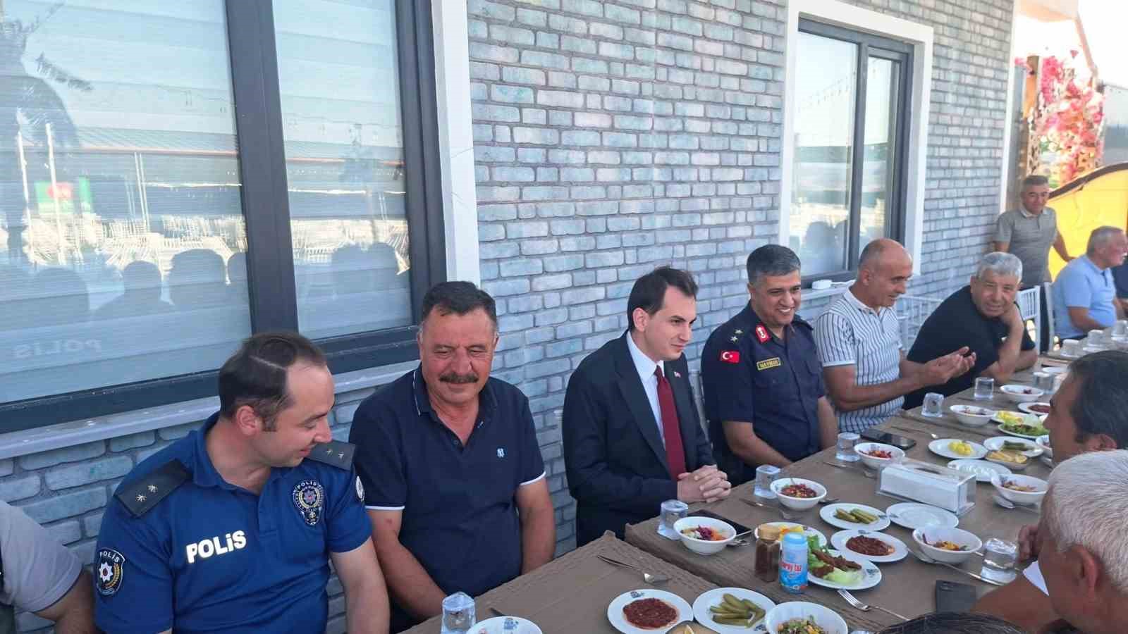Hisarcık’ta köy muhtarları birlik beraberlik yemeğinde bir araya geldi