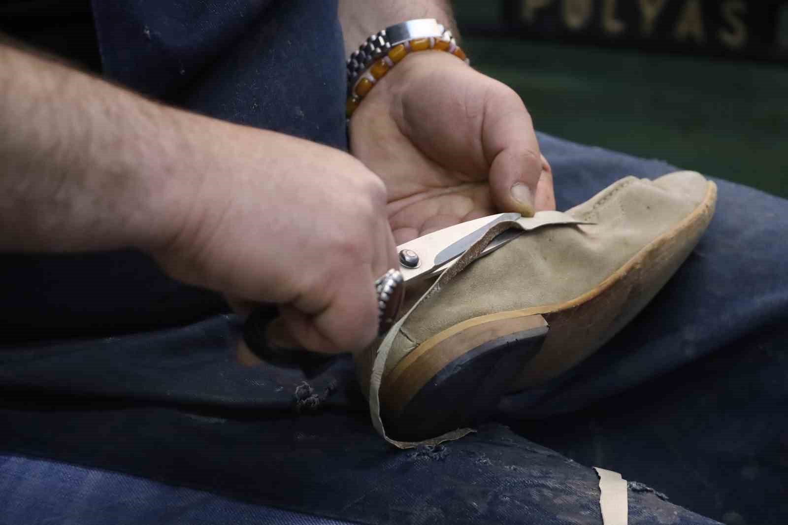 &Ccedil;ırak sıkıntısı ayakkabıcılarda gece mesaisini zorunlu kıldı