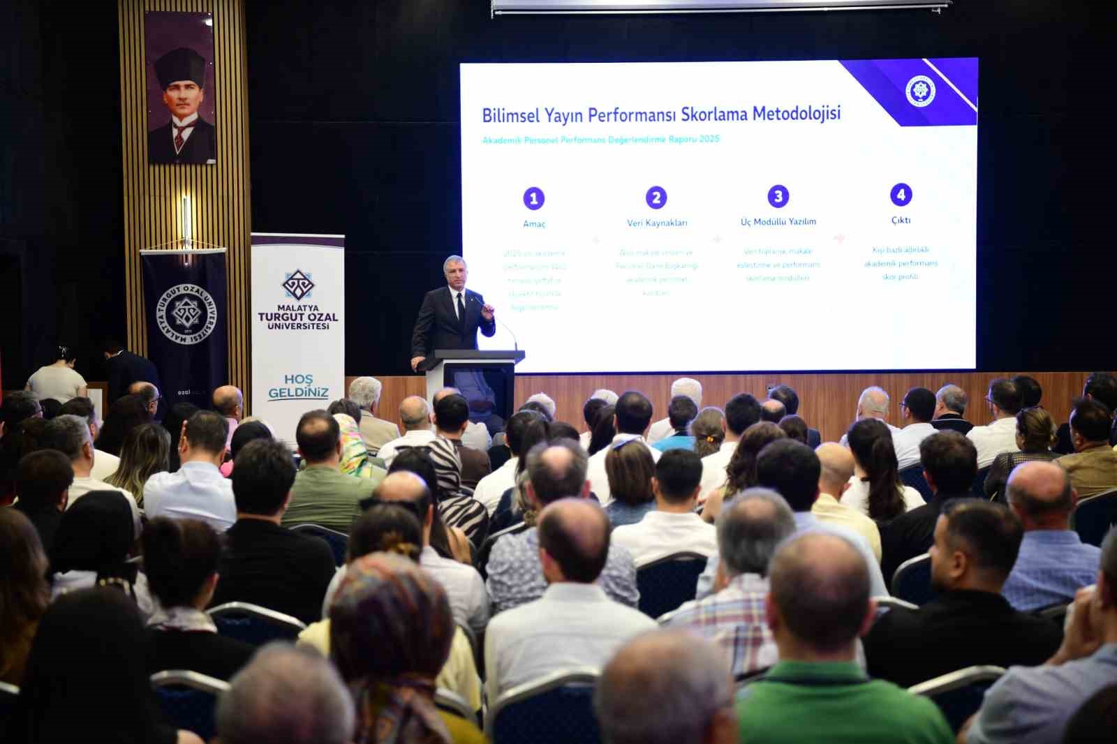 MT&Uuml;&rsquo;de akademik kurul toplandı, başarılı akademisyenler &ouml;d&uuml;llendirildi