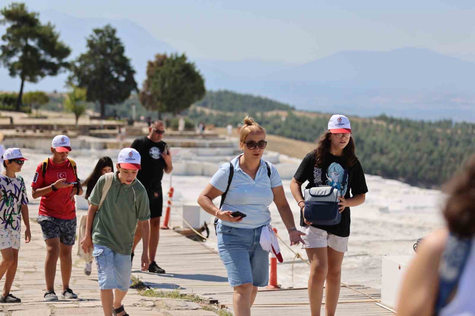Satran&ccedil; ustaları Pamukkale ve Hierapolis&rsquo;e hayran kaldı