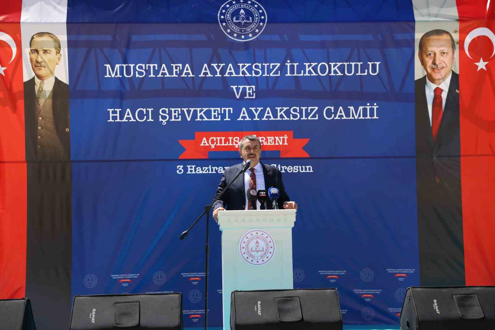 Bakan Yusuf Tekin Giresun’da hayırsever desteğiyle yapılan okul ve camiyi hizmete açtı