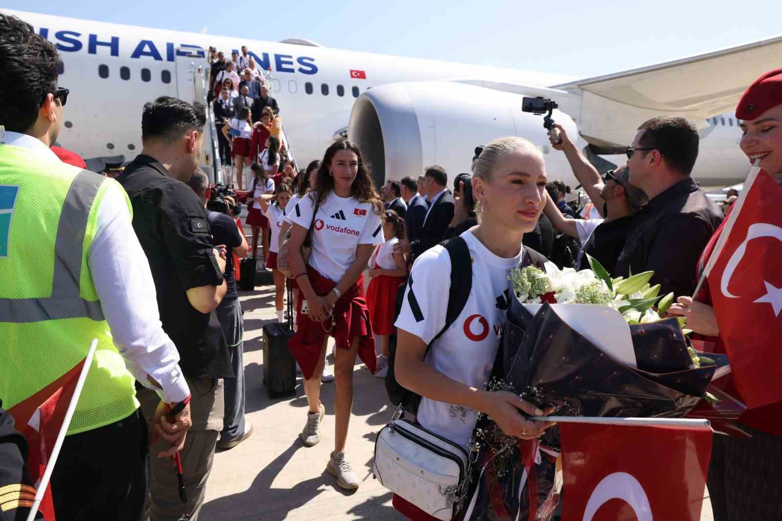 Filenin Sultanları&rsquo;na THY&rsquo;den coşkulu karşılama