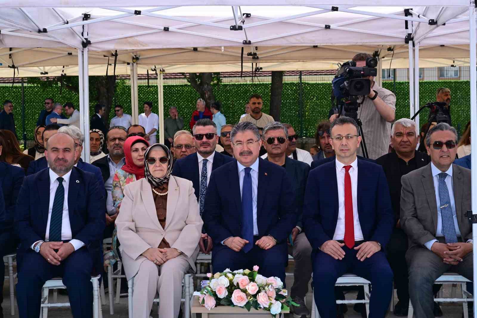 Cevat &Uuml;n&uuml;g&uuml;r İlkokulu, d&uuml;zenlenen t&ouml;renle a&ccedil;ıldı