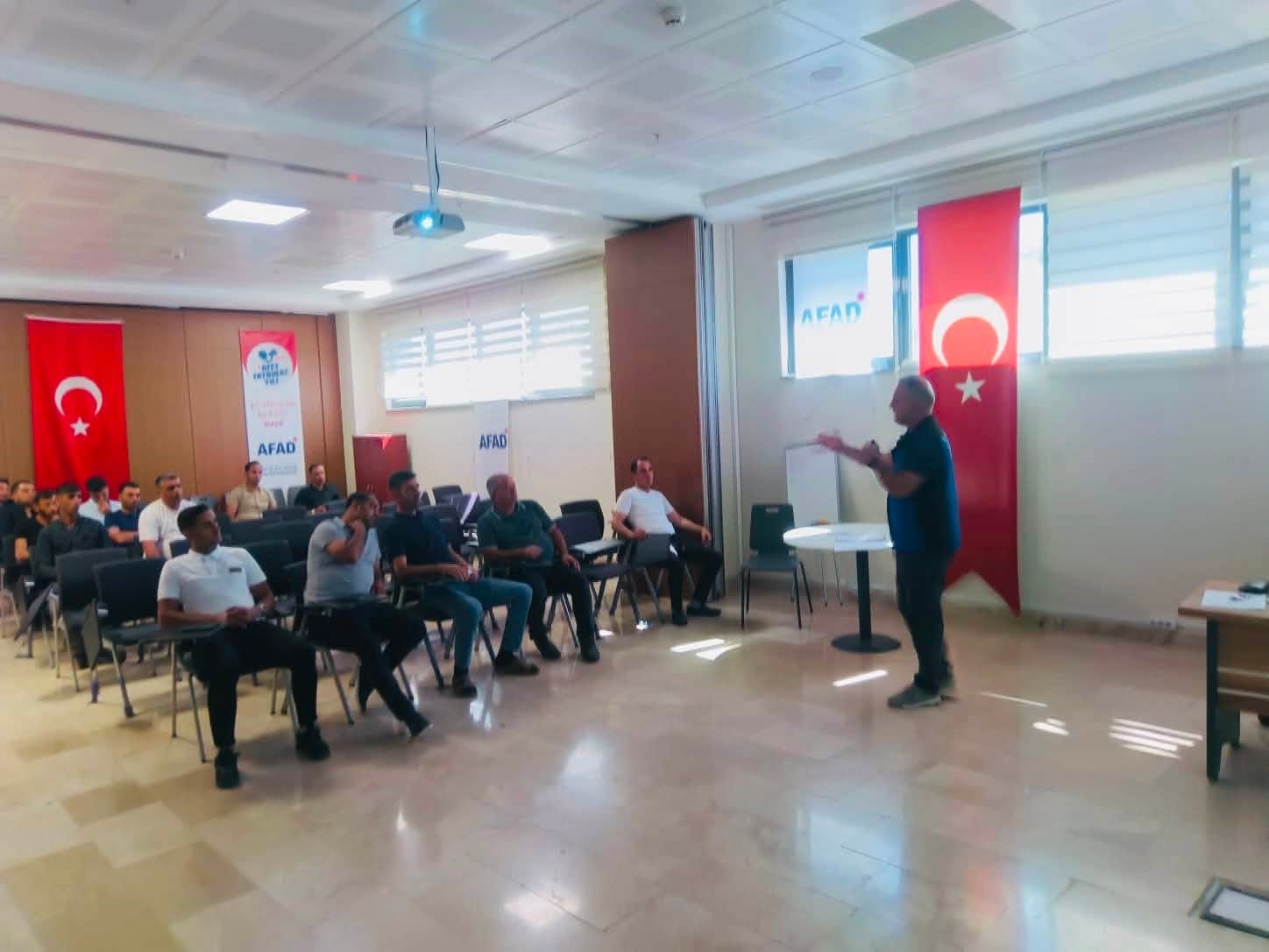 Elazığ&rsquo;da g&uuml;venlik korucularına acil durum ekipleri eğitimi