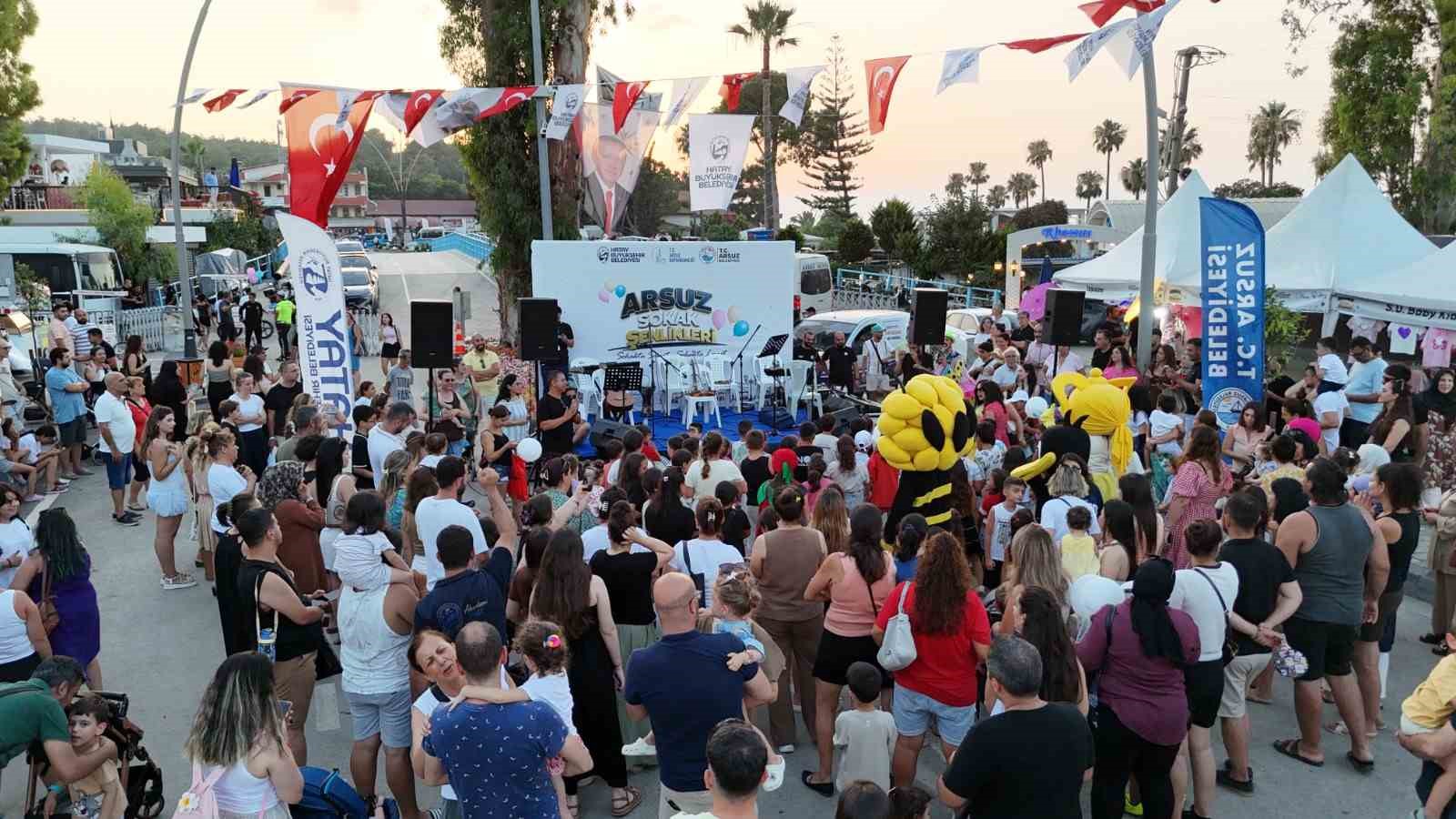 Arsuz’da sokak şenlikleri yoğun ilgi gördü