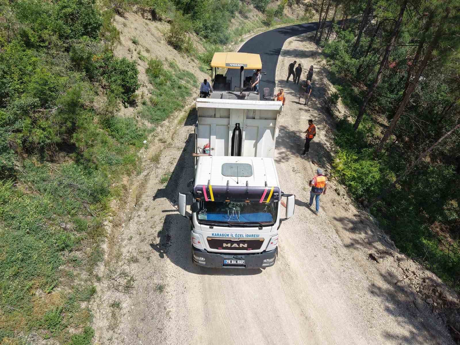 Karab&uuml;k&rsquo;te asfalt sezonu başladı