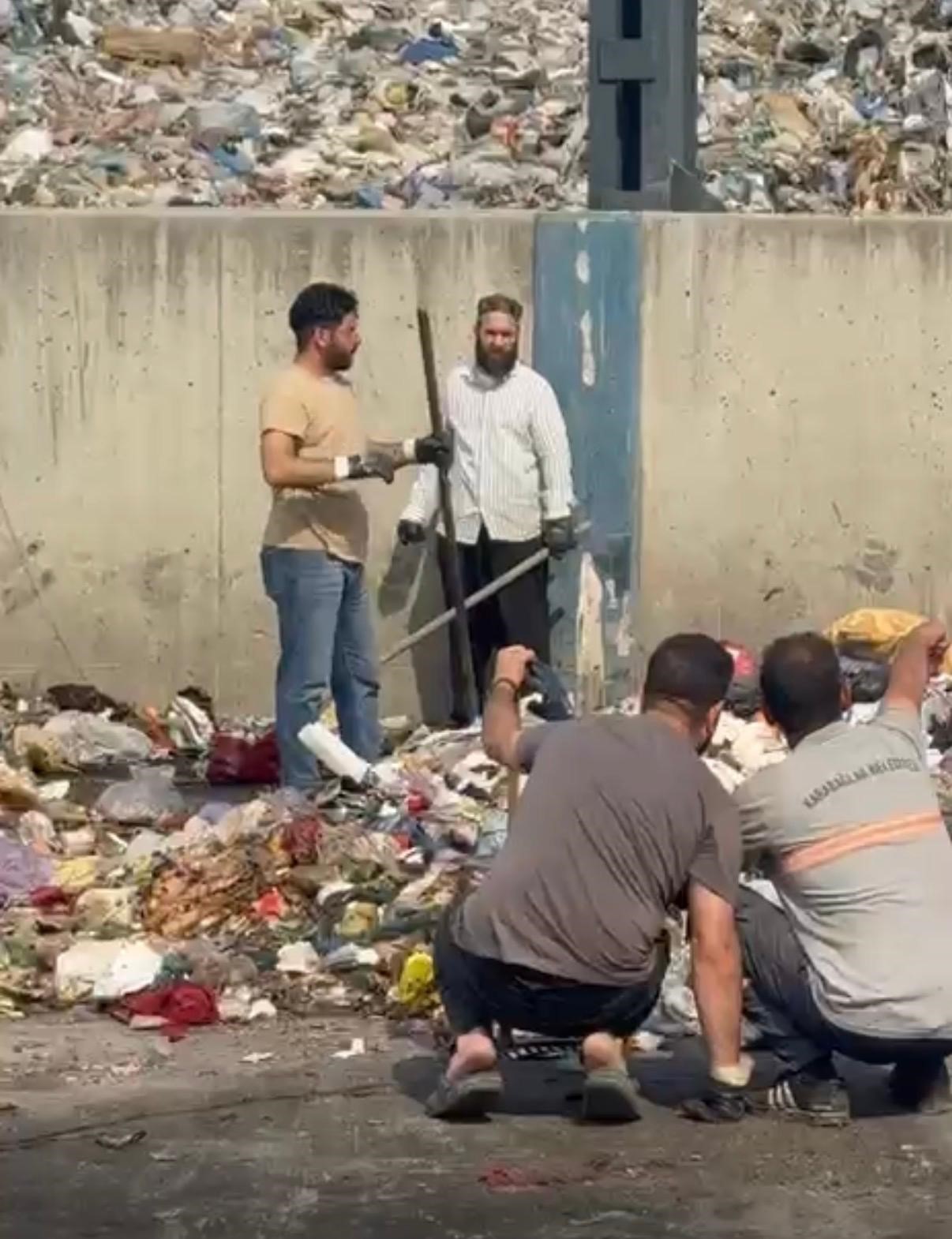 Yanlışlıkla &ccedil;&ouml;pe atılan servet, mahalle konteynerinden &ccedil;ıktı