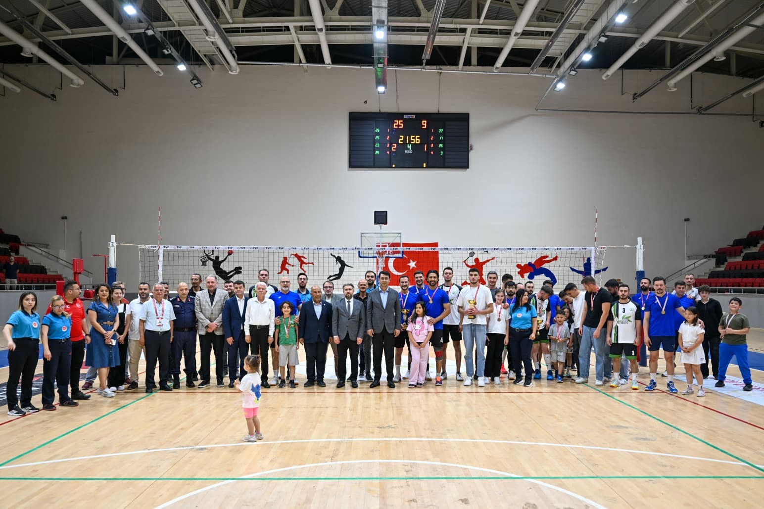 Akmonia Valilik Kupasında ödüller sahiplerini buldu