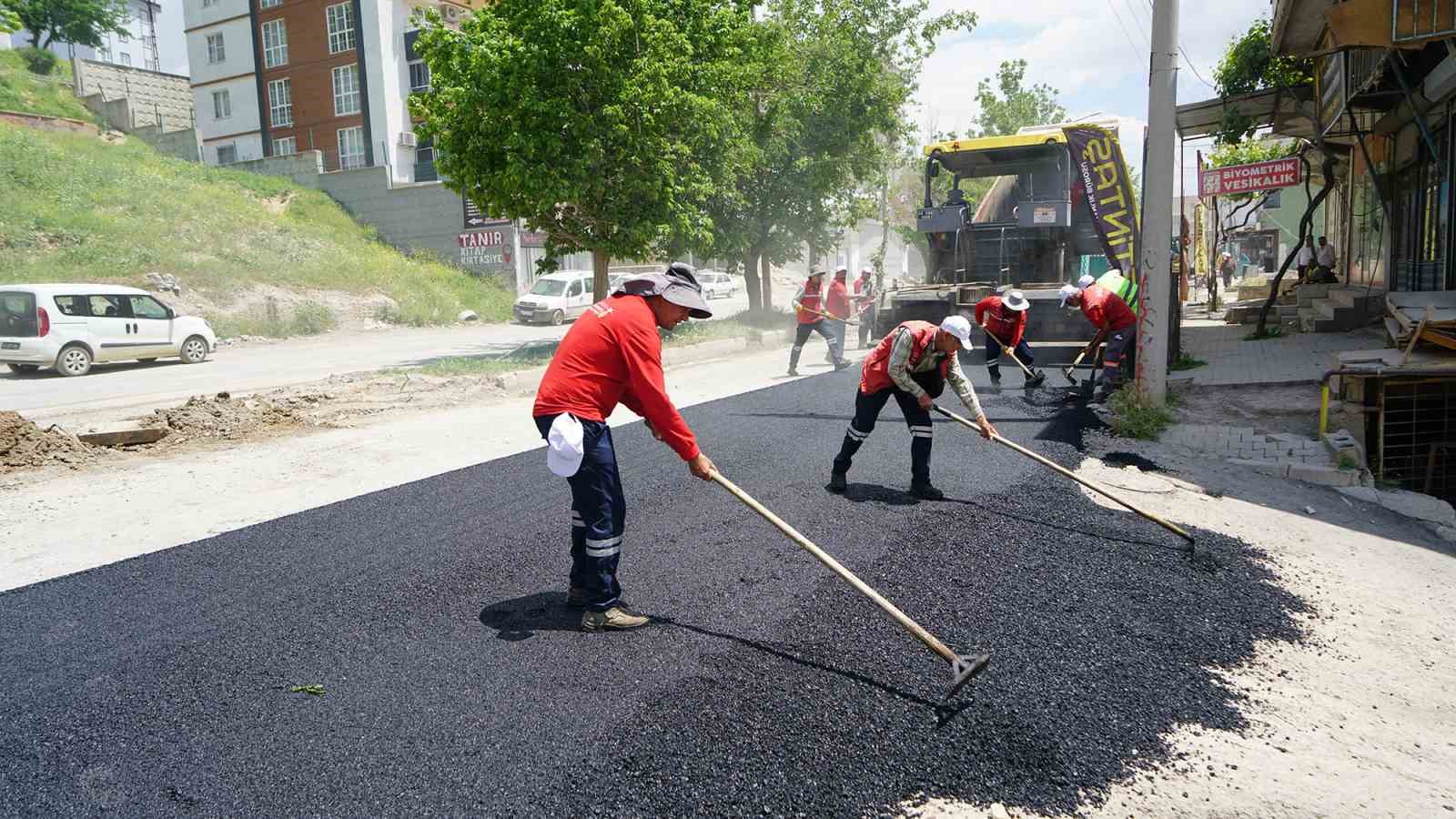 Başkan Görgel: "Şehir tarihinin en büyük asfalt seferberliğine start verdik"