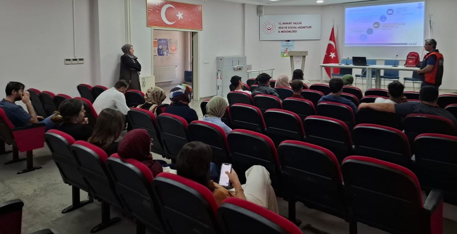 Bakım personeline afet farkındalık eğitimi verildi