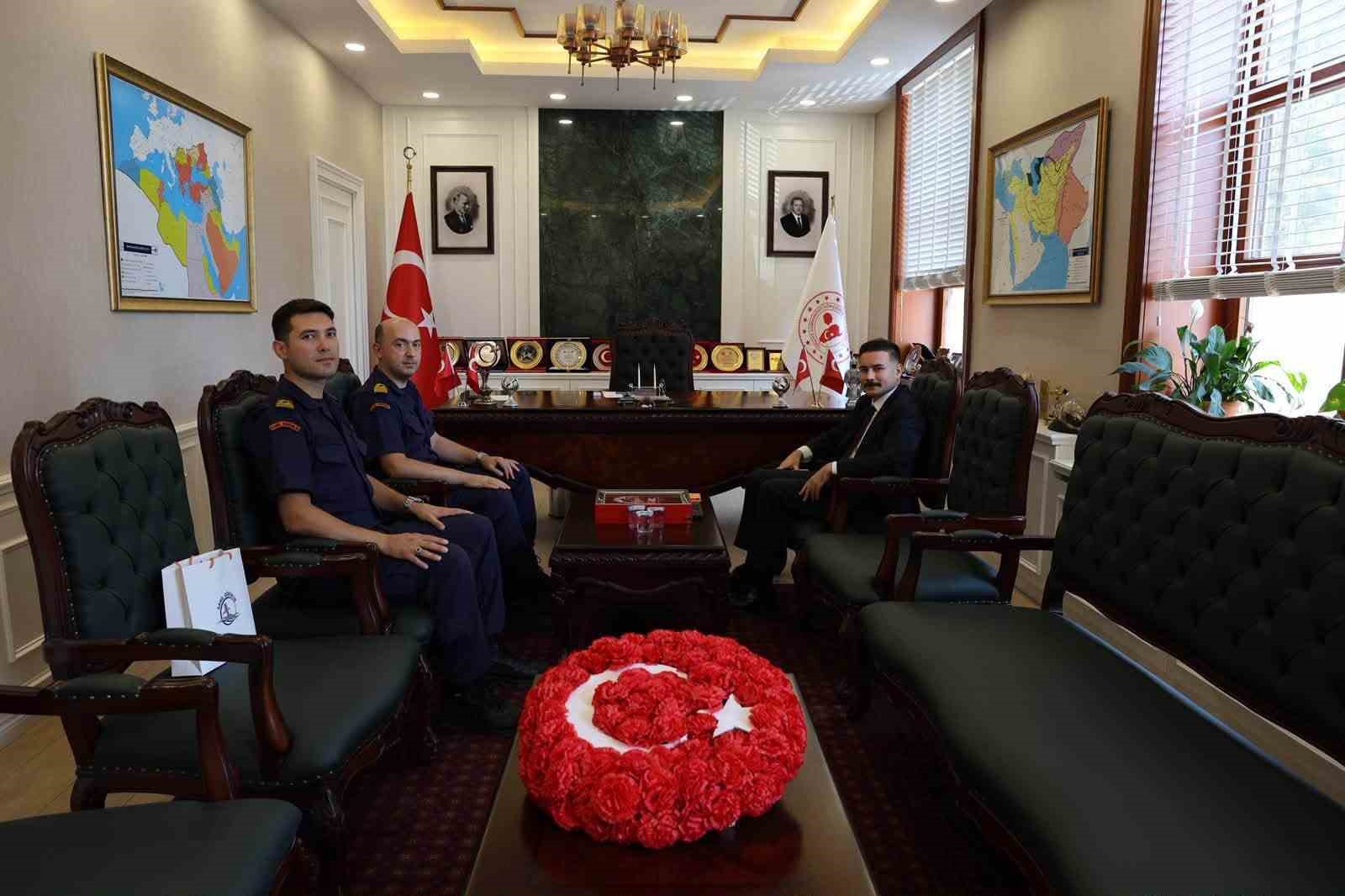 Sahil Güvenlik Batı Marmara Grup Komutanı Borucu’dan Kaymakam Acar’a ziyaret