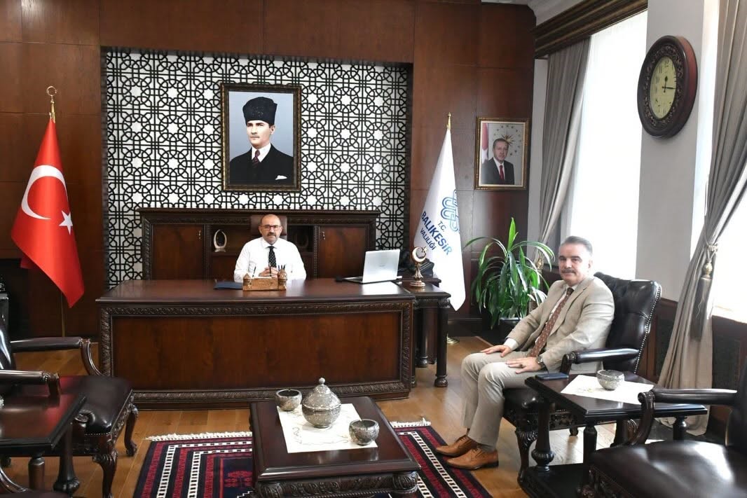 Edremit Kaymakamı Ahmet Odabaş’tan Vali Ustaoğlu’na veda ziyareti