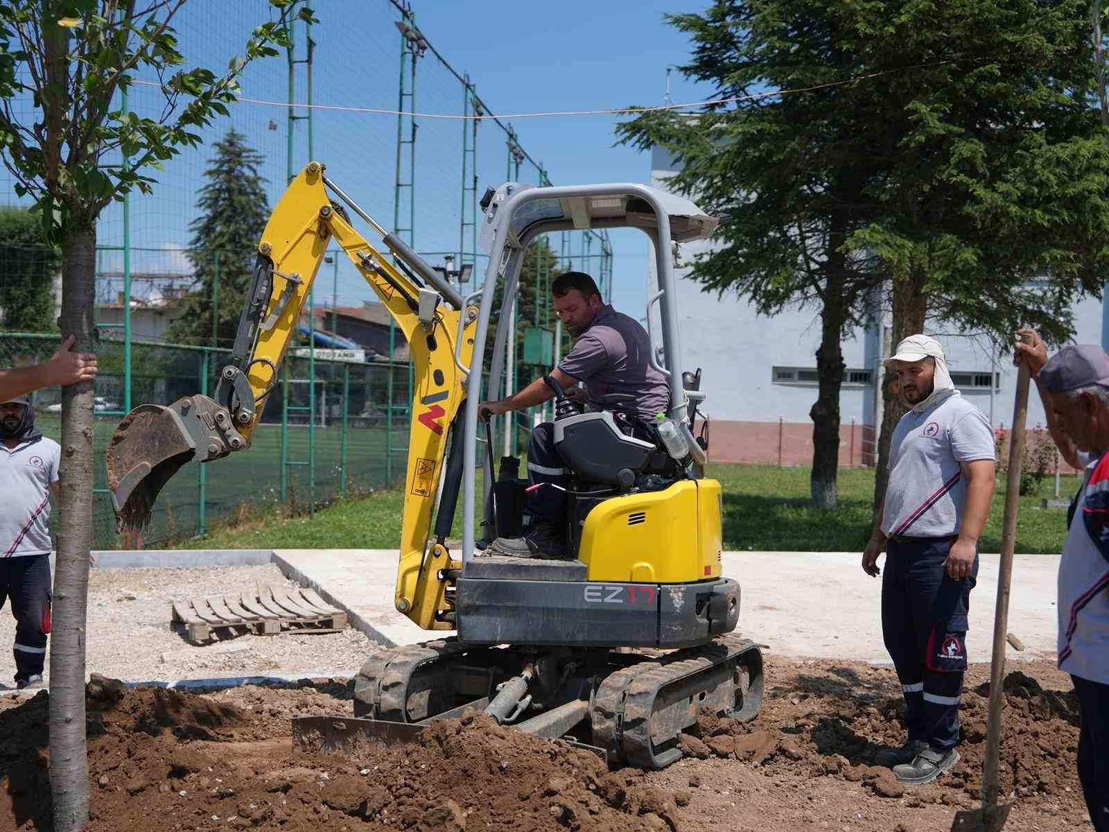Millet bah&ccedil;esinde &ccedil;alışmalar y&uuml;zde 80 tamamlandı