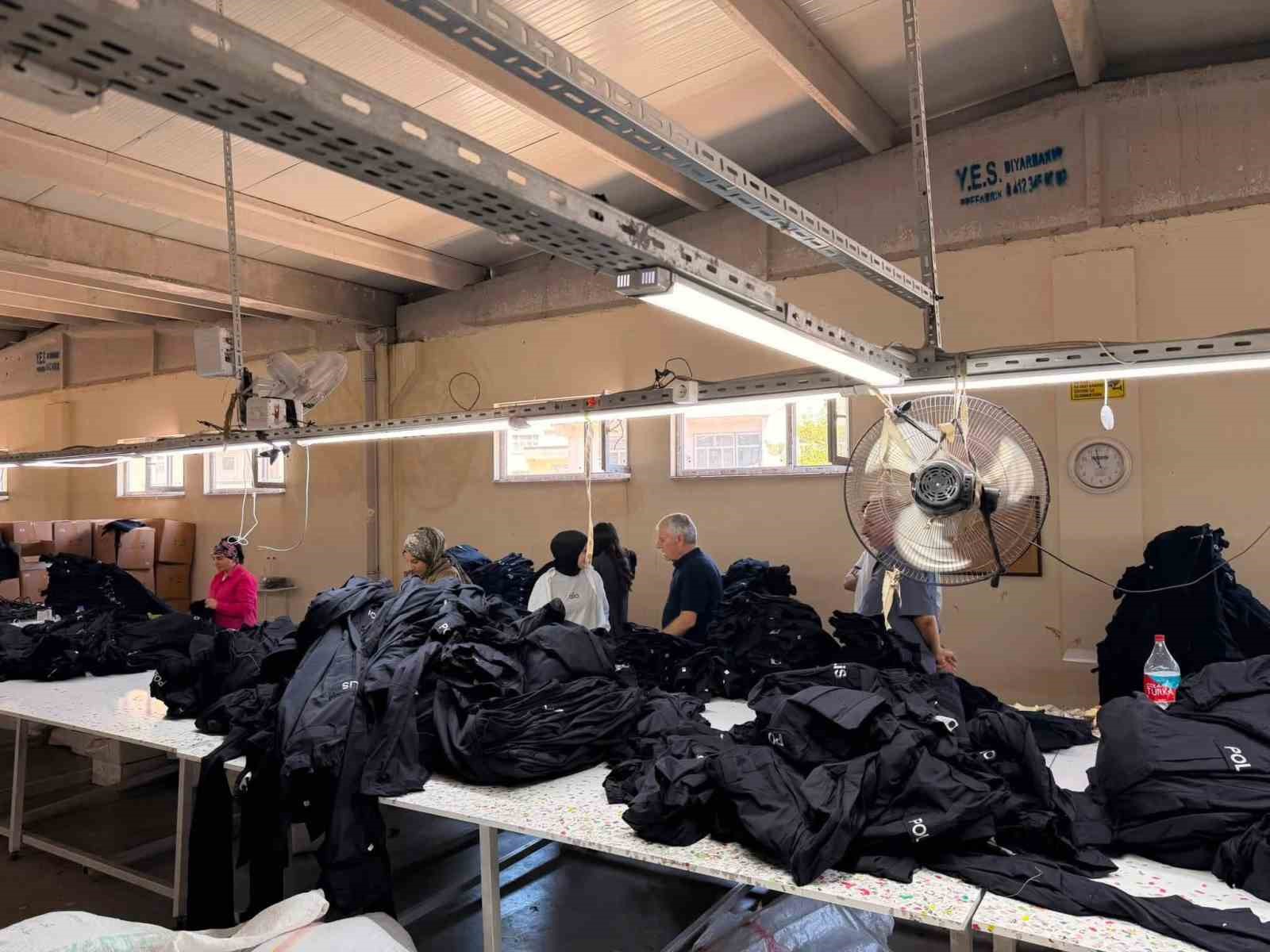 Çermik Belediyesinin tekstil fabrikası onlarca kişiye istihdam oluşturuyor