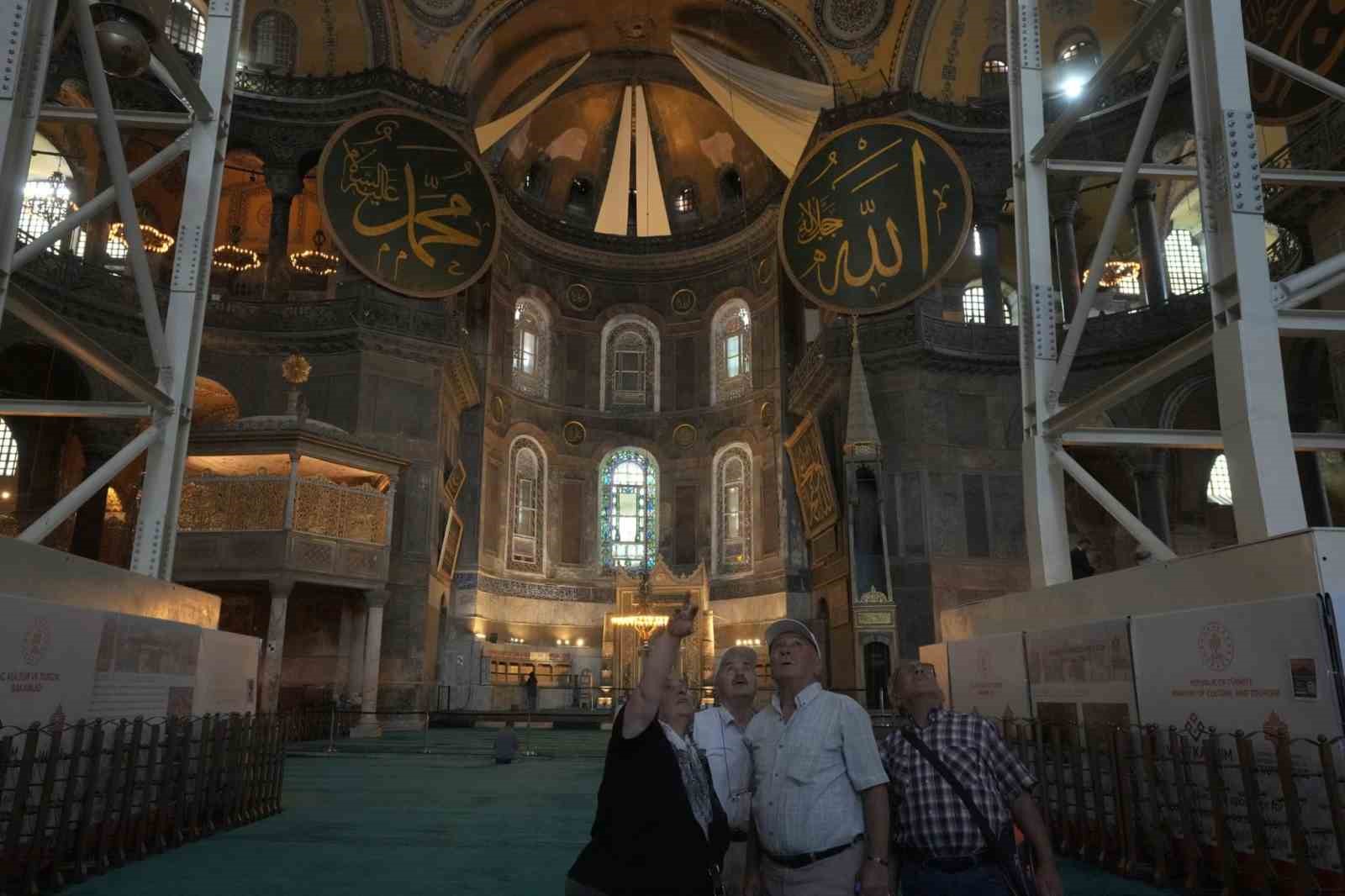 Ayasofya’da cumhuriyet tarihinin en kapsamlı restorasyonu hız kesmiyor