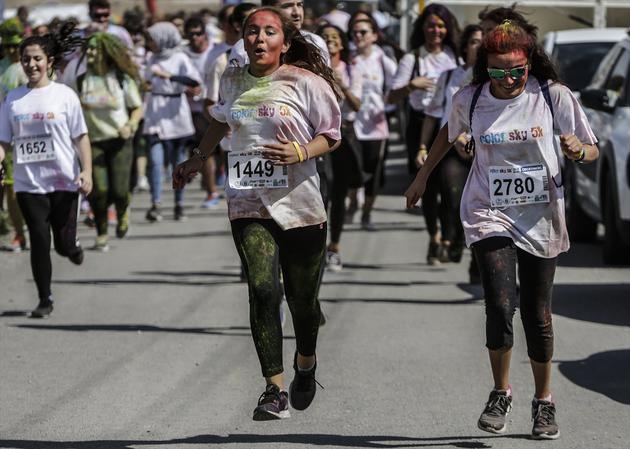 Ankaralılar renkli koşu festivalinde doyasıya eğlendi