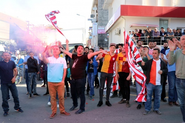Meral Akşener’e Nevşehirspor taraftarlarından şok